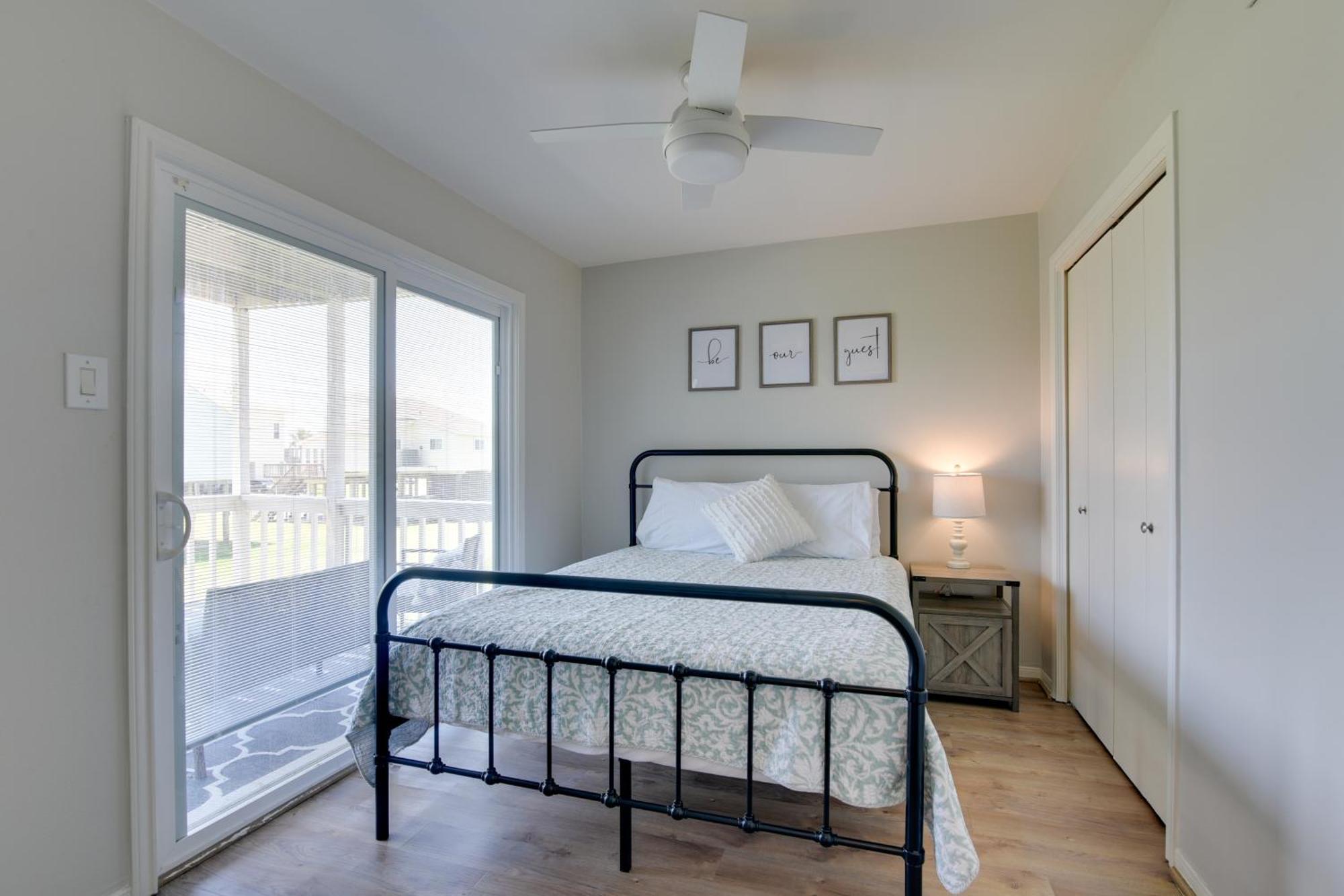 Galveston Townhome With Balconies Walk To Beach! 외부 사진