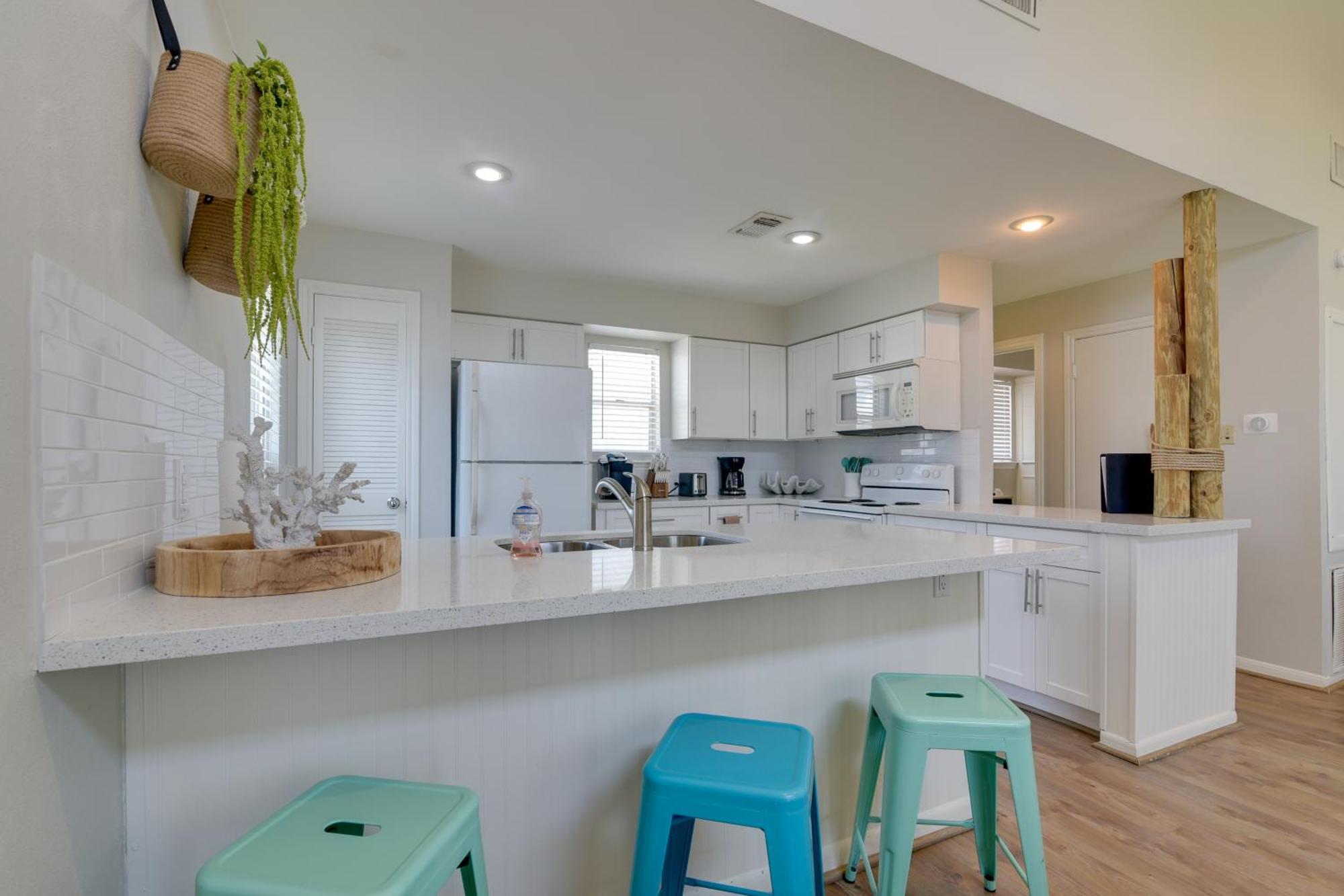 Galveston Townhome With Balconies Walk To Beach! 외부 사진